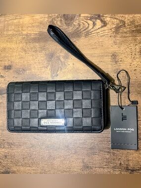 London Fog Black Checkered Wristlet Wallet with Logo Plaque